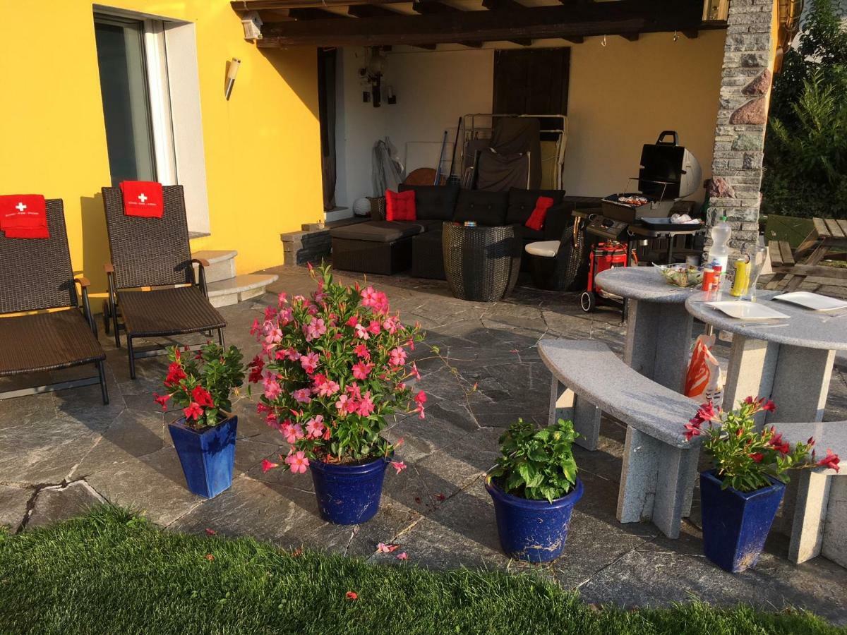 Bijouswiss " Yellow House" Oberterzen Dış mekan fotoğraf